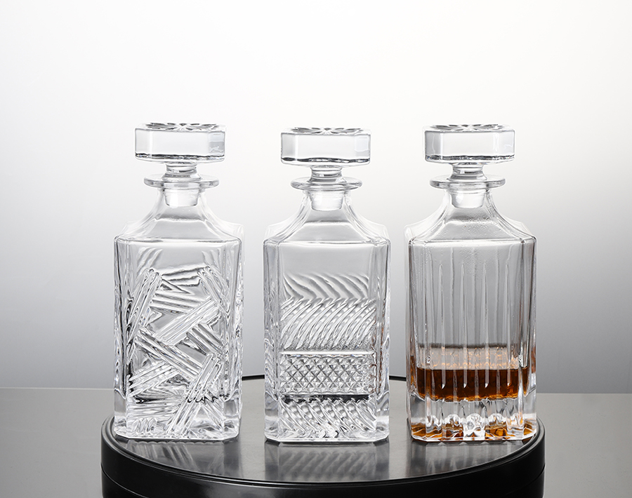 770ml new glass whisky decanter engraved decanter in promotion
