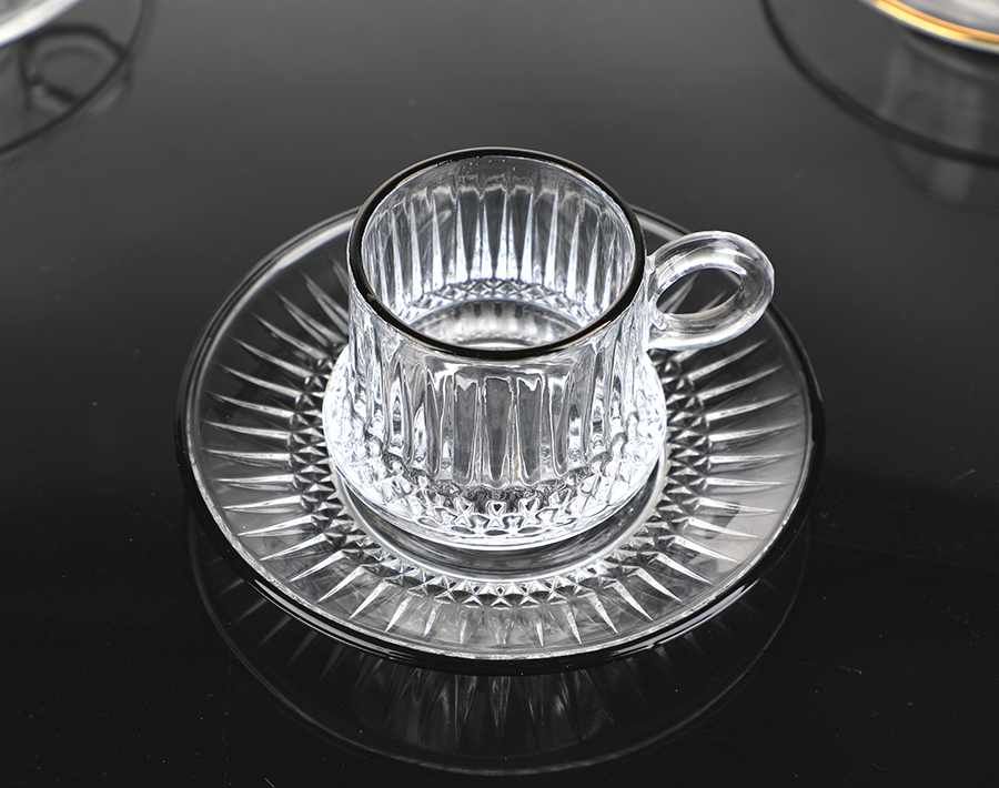 Garbo 80ml vintage glass tea mug saucer set with line design