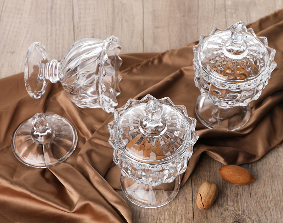Machine-made high-white footed glass candy peanut jar with lid and foot