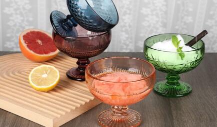 Beyond transparency: Why do top brands choose our solid colored glassware for their marketing 