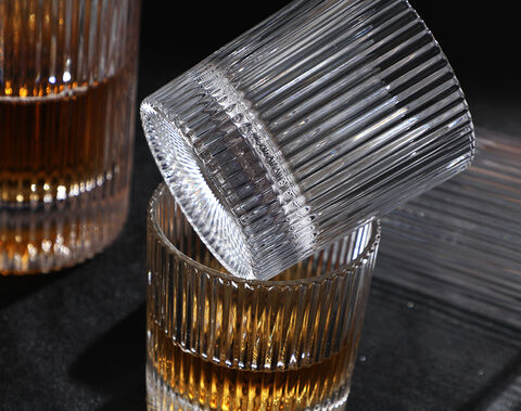 Wholesale Vertical striped wine bottle 800ml Whiskey Glass Decanter 